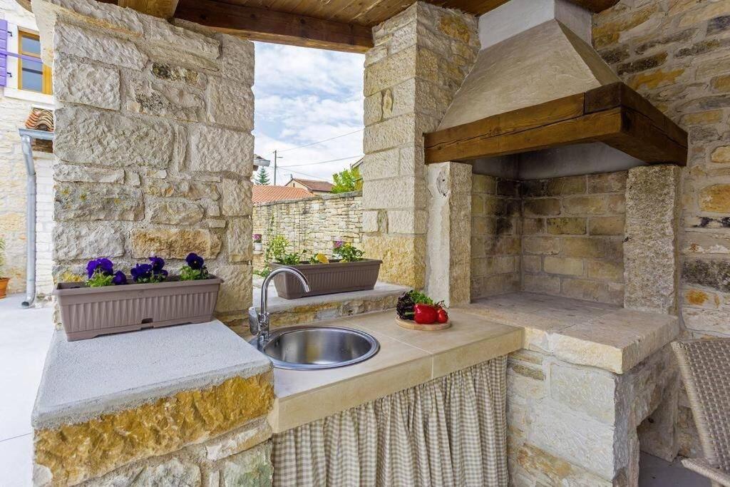 Villa House Kristina **** Burići Exterior foto
